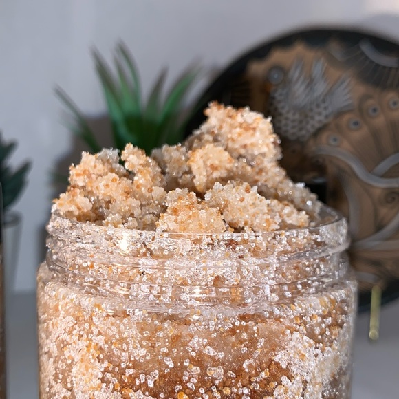 LAST ONE Coconut Cream Exfoliating Sugar Scrub Leaves your skin feeling smooth - Picture 3 of 6